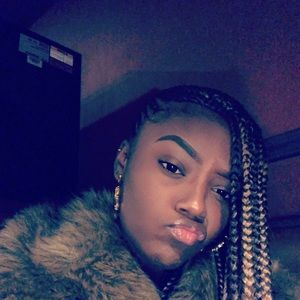 Meet your Posher, Whitney